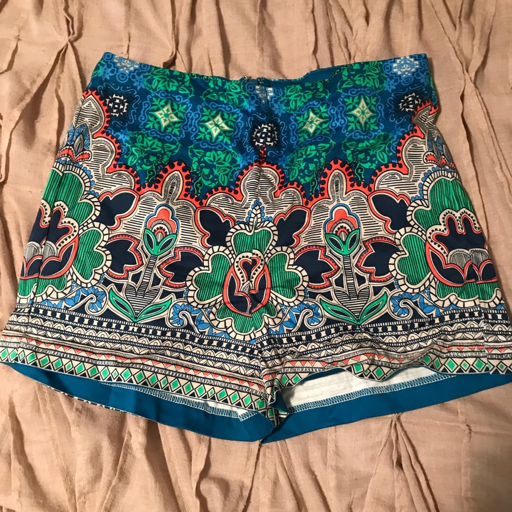 Boutique Flying Tomato brand shorts size med